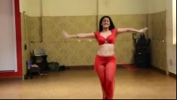 Girl dances on Mere Rashke Qamar Hindi Song